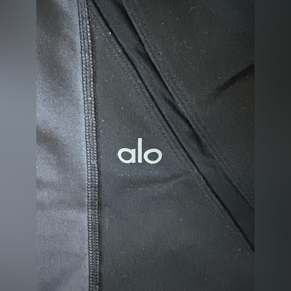 Alo Leggings Epic Mesh - Picture 5 of 6